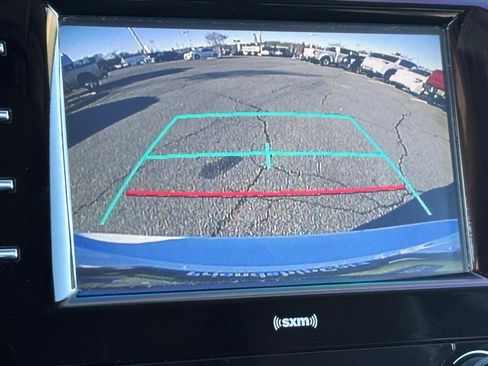 Used 2020 Toyota Camry SE image 5