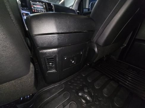 Used 2018 RAM 1500 Laramie w/ Convenience Group AWD/4WD image 28