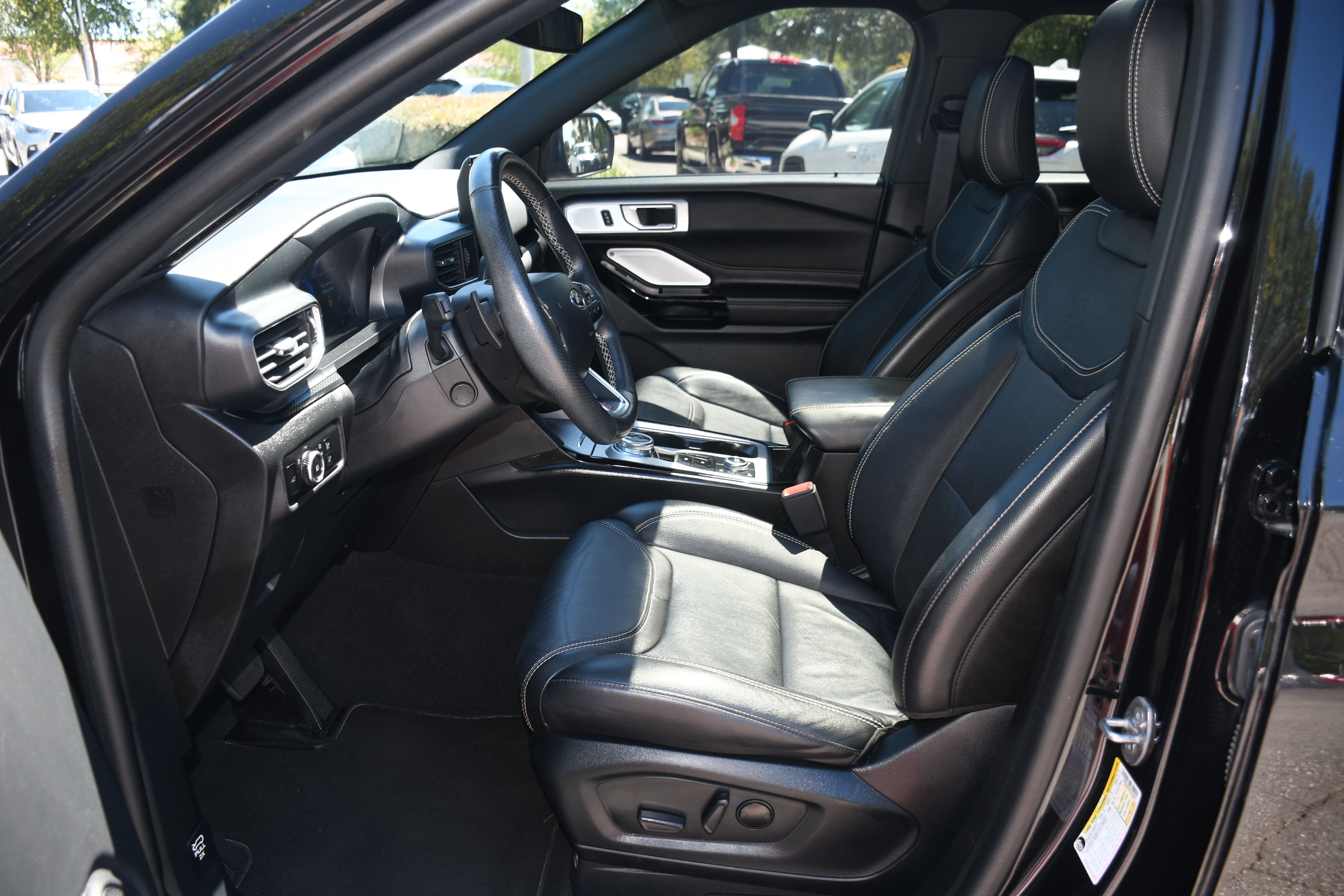 Used 2023 Ford Explorer ST w/ Equipment Group 401A AWD/4WD image 9