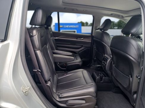 Used 2023 Jeep Grand Cherokee L Limited AWD/4WD image 27