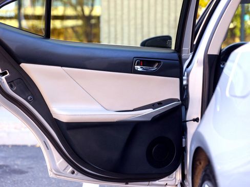 Used 2015 Lexus IS 250 250 RWD image 24