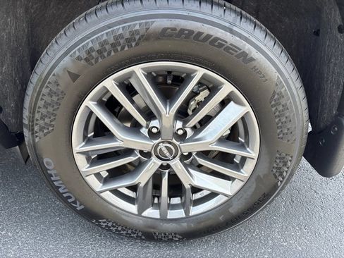 Used 2025 Nissan Rogue S FWD image 11