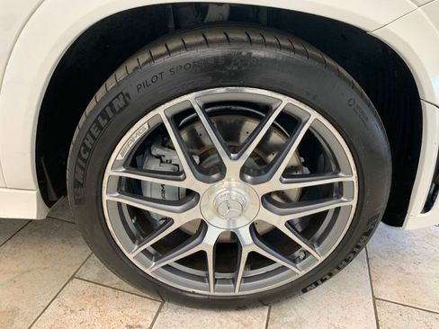 Used 2023 Mercedes-Benz GLE 53 AMG 4MATIC w/ Exterior Lighting Package image 8