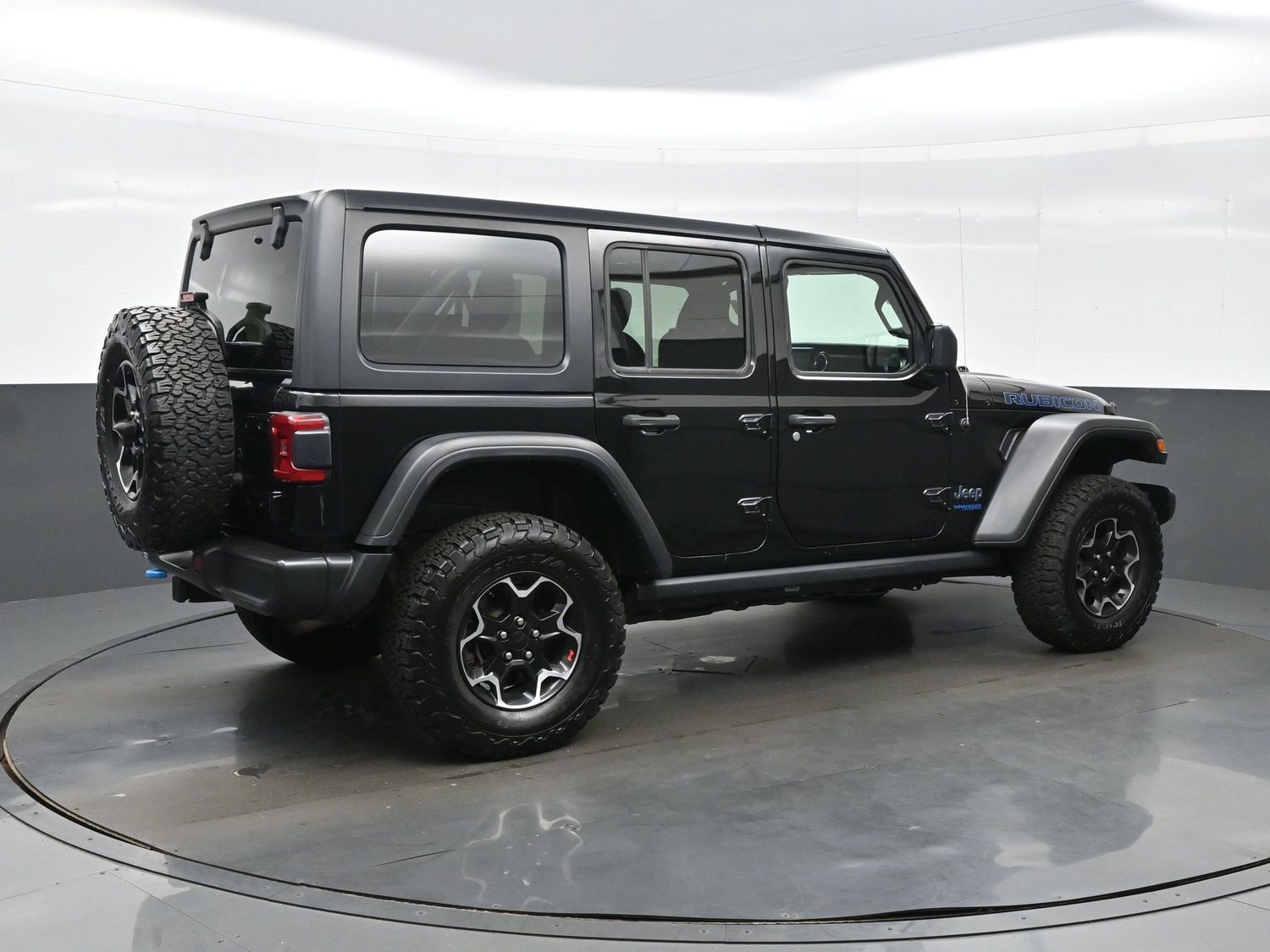 Used 2021 Jeep Wrangler Unlimited Rubicon 4xe w/ Cold Weather Group AWD/4WD image 8