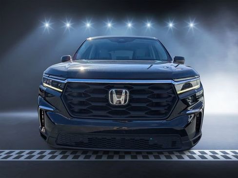 Used 2023 Honda Pilot LX image 8