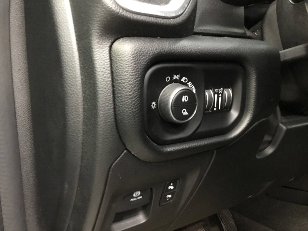 Used 2020 RAM 1500 Laramie AWD/4WD image 9