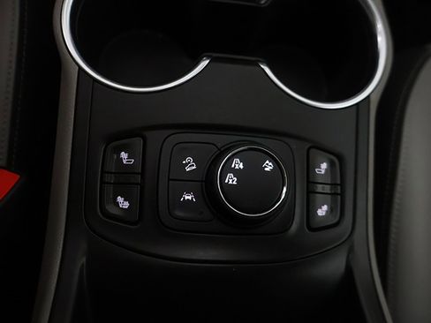 Used 2022 GMC Terrain SLT image 45