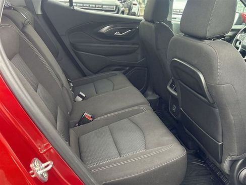 Used 2023 GMC Terrain SLE w/ Driver Convenience Package image 25