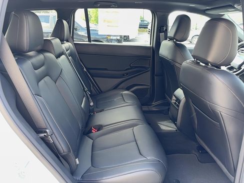 New 2026 Jeep Cherokee Limited AWD/4WD image 8