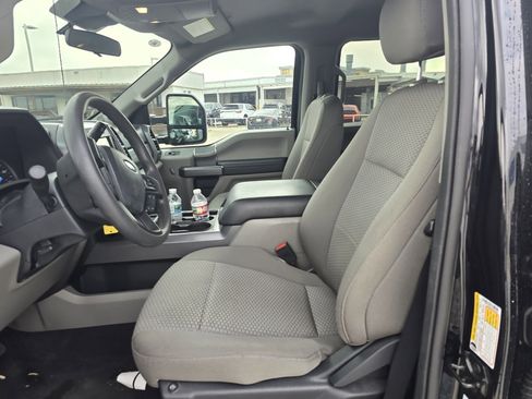 Used 2022 Ford F250 XLT w/ Black Appearance Package image 10