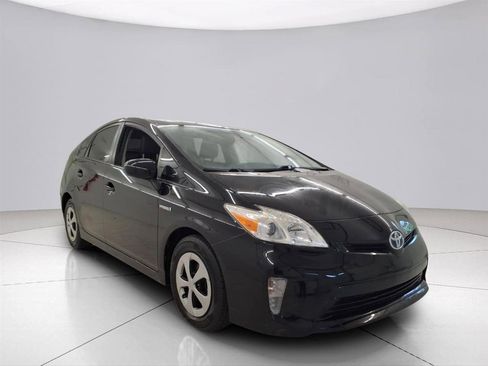 Used 2015 Toyota Prius Four FWD image 3