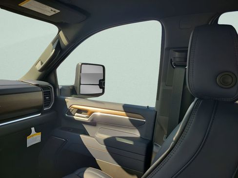 New 2026 Chevrolet Silverado 2500 High Country w/ High Country Premium Package AWD/4WD image 11
