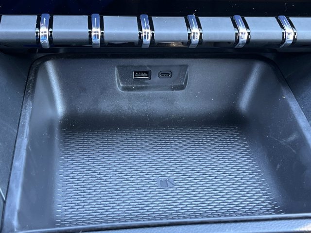 New 2027 GMC Terrain AT4 w/ Convenience Package III AWD/4WD image 32