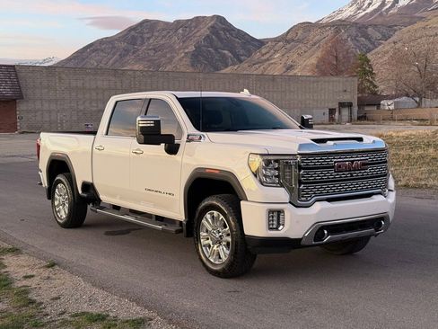 Used 2020 GMC Sierra 2500 Denali w/ Denali Ultimate Package AWD/4WD image 2