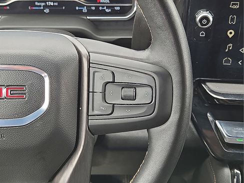 Used 2025 GMC Sierra 2500 AT4 w/ AT4 Preferred Package image 19