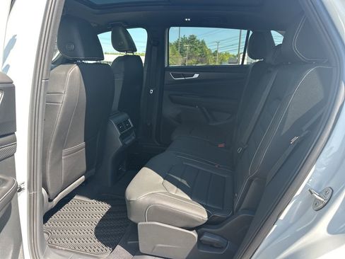 New 2026 Volkswagen Atlas Cross Sport SEL R-Line image 27