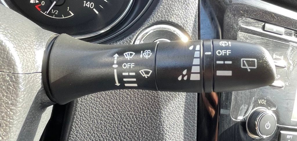 Used 2017 Nissan Rogue SV FWD image 20