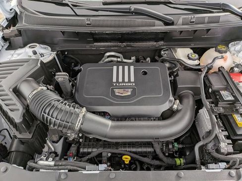 Certified 2025 Cadillac XT6 Luxury image 32