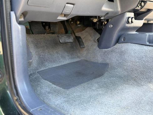 Used 2000 Toyota Tacoma 2WD Regular Cab image 89
