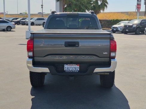Used 2019 Toyota Tacoma TRD Off-Road AWD/4WD image 10