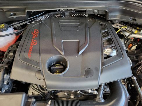 New 2025 Alfa Romeo Stelvio Sprint image 77