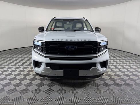 Used 2025 Ford Expedition Platinum AWD/4WD image 11