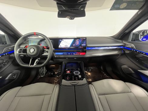 Certified 2025 BMW M5 w/ Carbon Package image 19