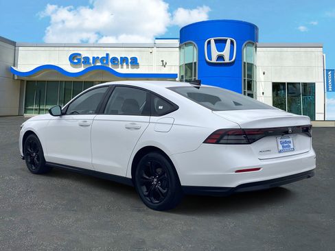 Certified 2025 Honda Accord SE image 4