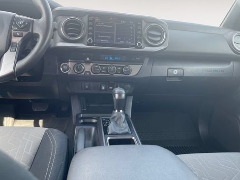 Used 2022 Toyota Tacoma TRD Sport AWD/4WD image 11