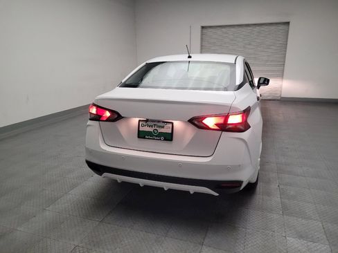 Used 2022 Nissan Versa S w/ Trunk Package FWD image 7