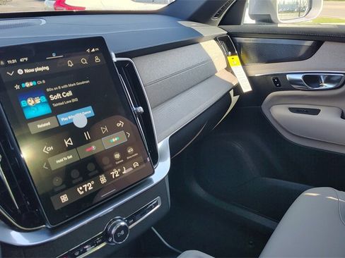 New 2026 Volvo XC90 B6 Plus image 25