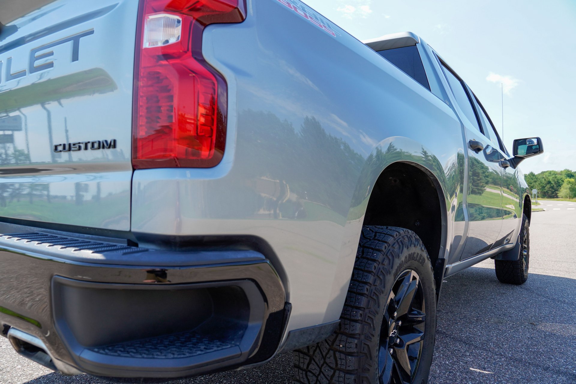 Used 2024 Chevrolet Silverado 1500 Custom Trail Boss w/ LPO, Dark Essentials Package AWD/4WD image 26