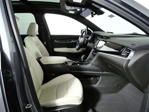 Used 2022 Cadillac XT6 Sport image 11