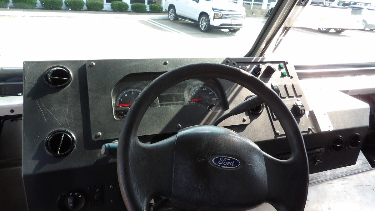 Used 2014 Ford E-350 and Econoline 350 Super Duty w/ A/C Prep Package RWD image 10