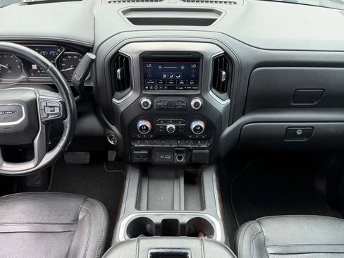 Used 2020 GMC Sierra 1500 Denali w/ Technology Package AWD/4WD image 9