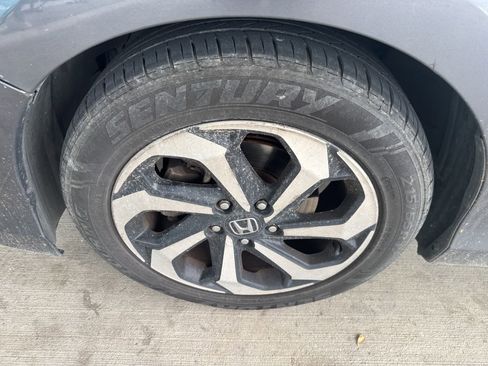 Used 2017 Honda Accord EX-L image 2