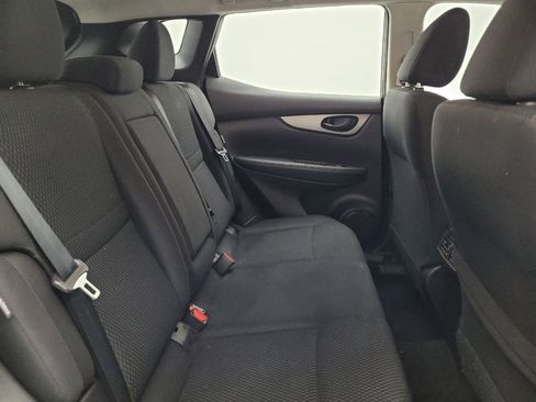 Used 2020 Nissan Rogue Sport S image 19