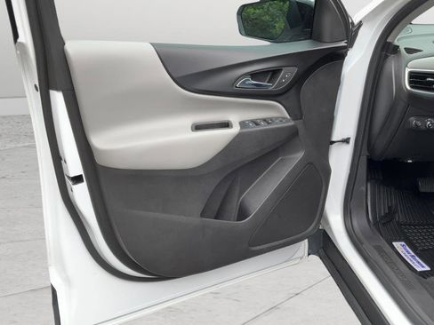 Certified 2019 Chevrolet Equinox LT FWD image 11