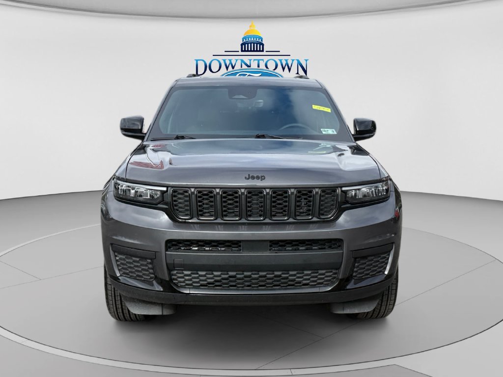 Used 2025 Jeep Grand Cherokee L Altitude AWD/4WD image 8