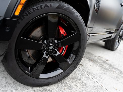 Used 2023 Land Rover Defender 90 Carpathian Edition image 4