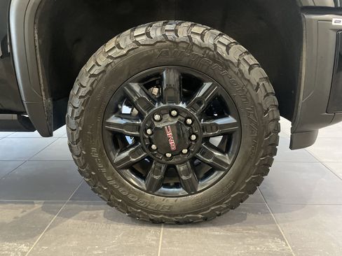Used 2024 GMC Sierra 2500 AT4 w/ AT4 Premium Plus Package AWD/4WD image 13