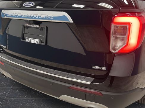 Used 2023 Ford Explorer Limited w/ Hybrid Equipment Group 310A AWD/4WD image 39