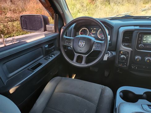 Used 2018 RAM 1500 Express w/ Express Value Package image 22