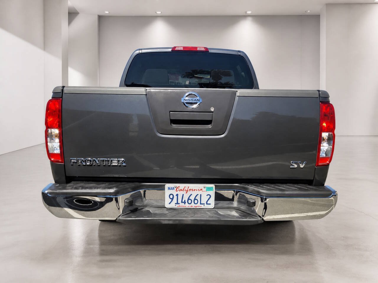 Used 2011 Nissan Frontier SV RWD image 4