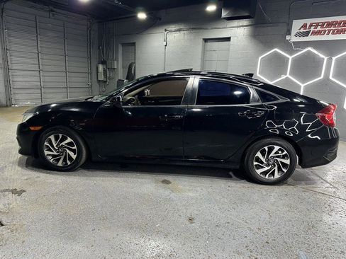 Used 2017 Honda Civic EX image 2