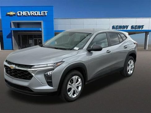 Used 2024 Chevrolet Trax LS FWD image 25