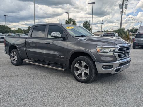 Used 2021 RAM 1500 Laramie AWD/4WD image 2
