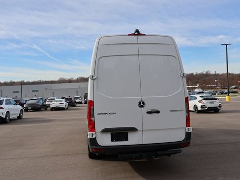 Used 2024 Mercedes-Benz Sprinter 3500 image 14
