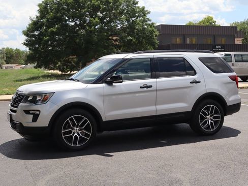 Used 2019 Ford Explorer Sport AWD/4WD image 10