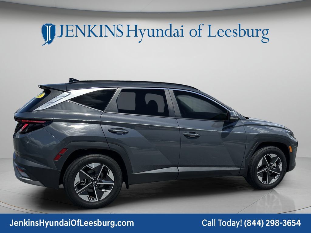 Certified 2025 Hyundai Tucson SEL FWD image 4